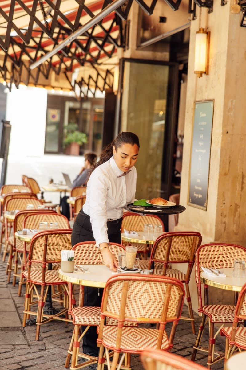 Comment obtenir un article de presse pour son restaurant — Agence Claudine